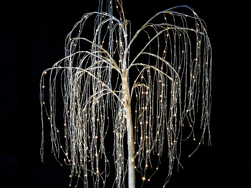 Twinkle Willow Tree Lights Mistszzle Landscapes mit ätherischer Pracht